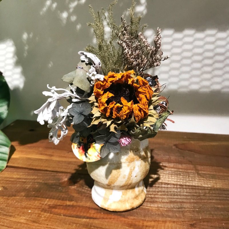 志野顆粒微冰裂圈足小花器/陶瓷/手拉胚/霧面/禮品/辦公室小物 - 花瓶/花器 - 瓷 白色