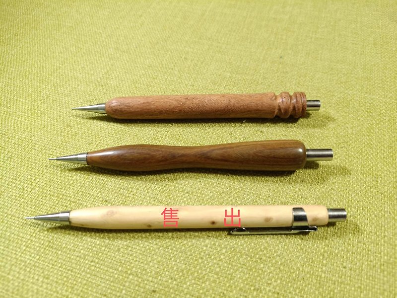 0.5mm handmade log mechanical pencil can be customized with laser engraved text for Christmas exchange gifts - ดินสอ - ไม้ 