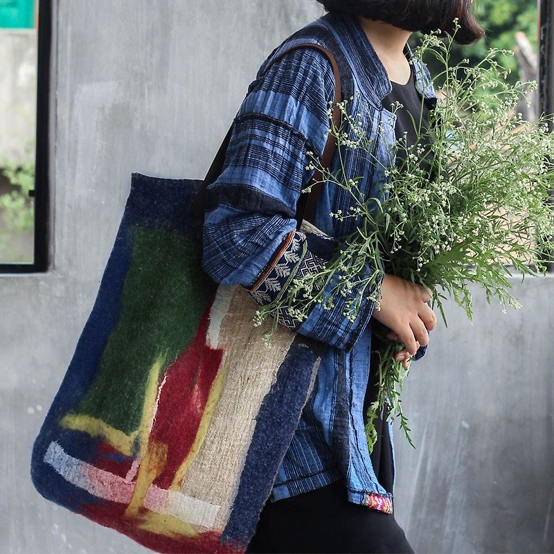 Ke [people] original custom handmade felt wool felt bag retro package portable shoulder bag with the seasons - กระเป๋าแมสเซนเจอร์ - ขนแกะ 