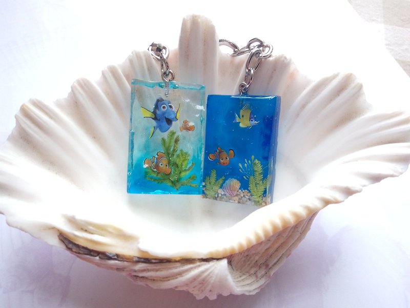 Handmade keychain, handmade with nature, Nemo - Keychains - Resin Blue