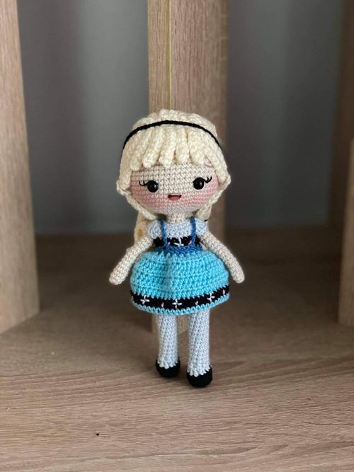 crochet elsa doll