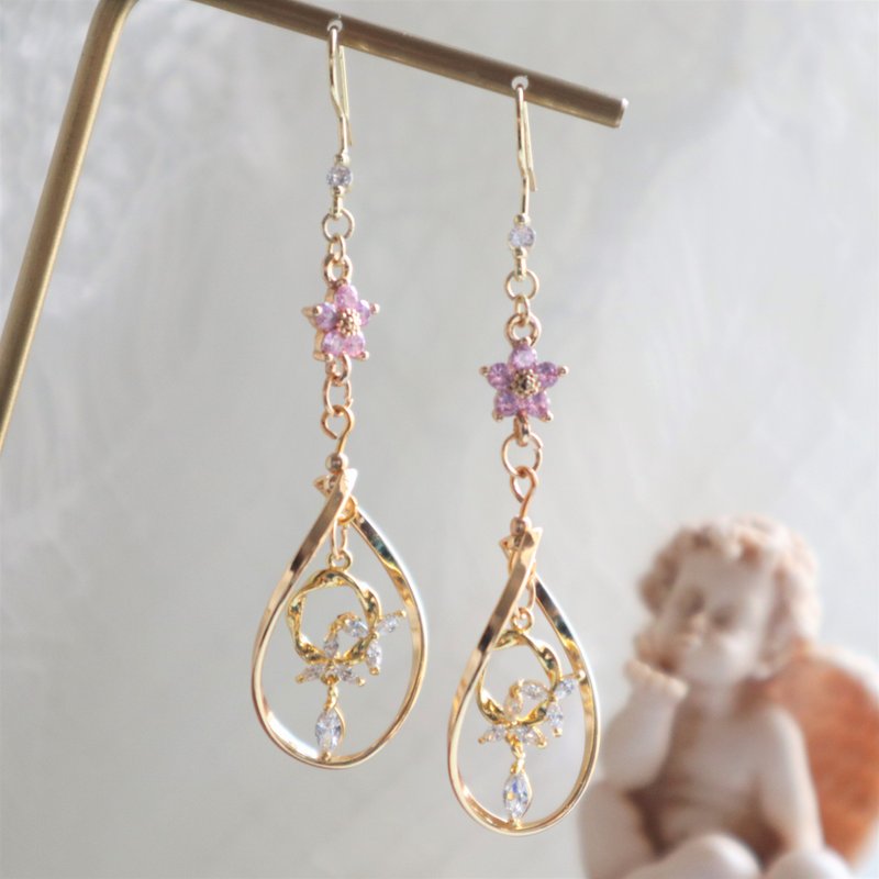 [Pastoral l Temperament Series] Anti-allergic earrings with flower cores in early spring - ต่างหู - โลหะ สีทอง