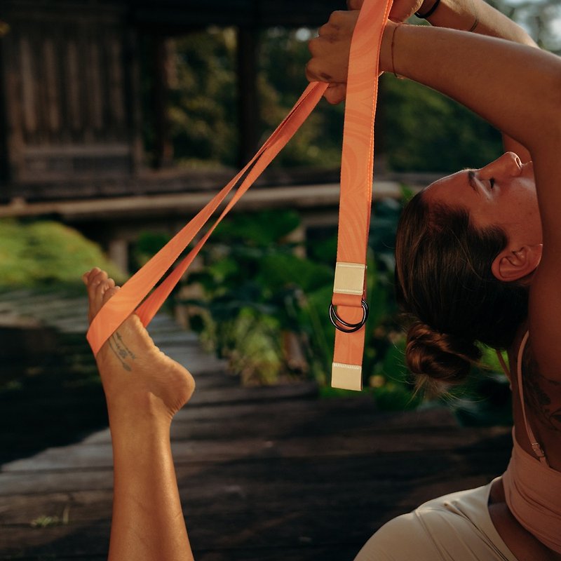【Yoga Design Lab】Yoga Straps eco-print yoga rope- Coral - อุปกรณ์เสริมกีฬา - วัสดุอื่นๆ สึชมพู