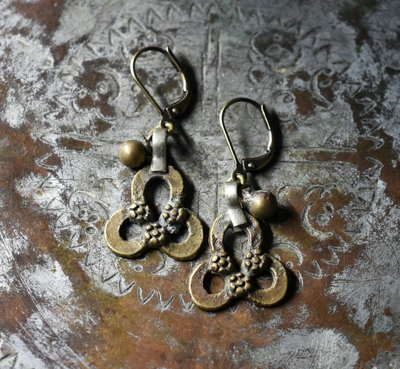 oldアフガンメタルと民族鈴のピアス - 耳環/耳夾/耳骨夾 - 其他金屬 金色