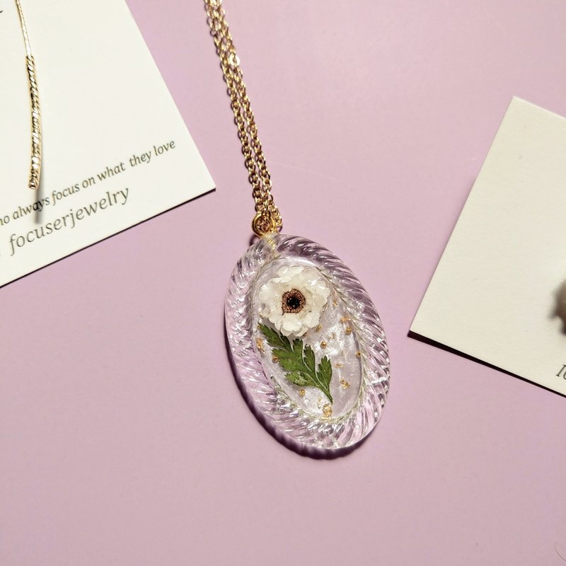 14KGF Dry Flower Necklace Long Chain French White Plum Oval Necklace Gift - สร้อยคอ - เรซิน ขาว