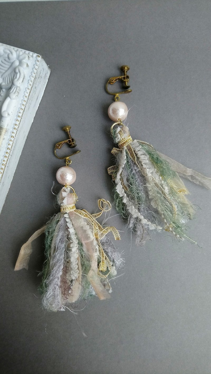 Ming Lan Gyi Sada Line and Cotton Pearl Earrings - 耳環/耳夾 - 棉．麻 卡其色