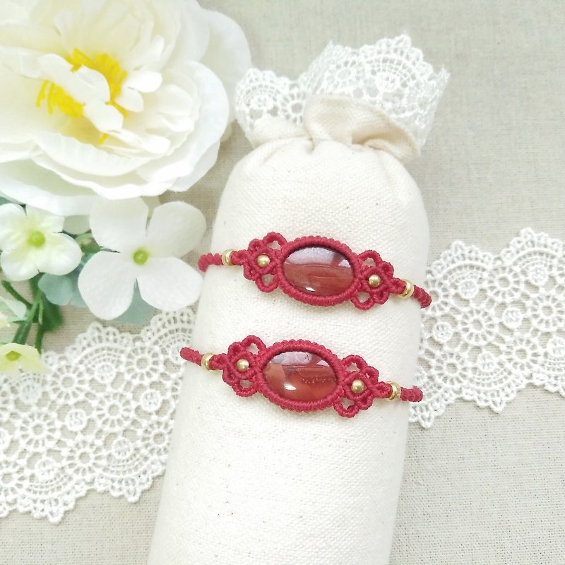 BUHO hand-made. Flowers. Red Jasper X South American Brazilian Wax Line Bracelet - สร้อยข้อมือ - เครื่องเพชรพลอย สีแดง