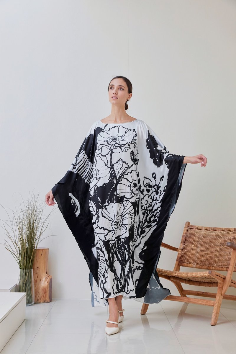 Boat Neck Floral Silk Caftan White Black Dress, Kaftan for Woman, Minimalist Kaf - 洋裝/連身裙 - 絲．絹 黑色