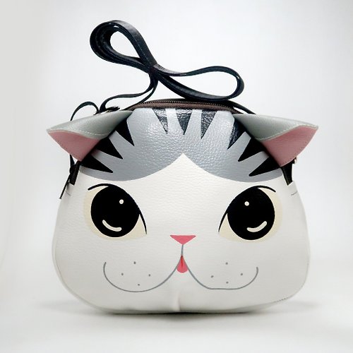 pipo89-dogs-cats Gray and white cat crossbody bag,is compact fro carrying mobile phones.