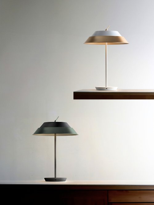 Xcellent Design 蘇菲 金屬質感 觸控調光 桌燈
