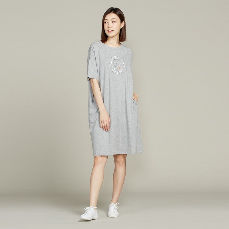 LINE FRIENDS | 熊大網印短袖洋裝-迷霧灰 - 連身裙 - 棉．麻 灰色