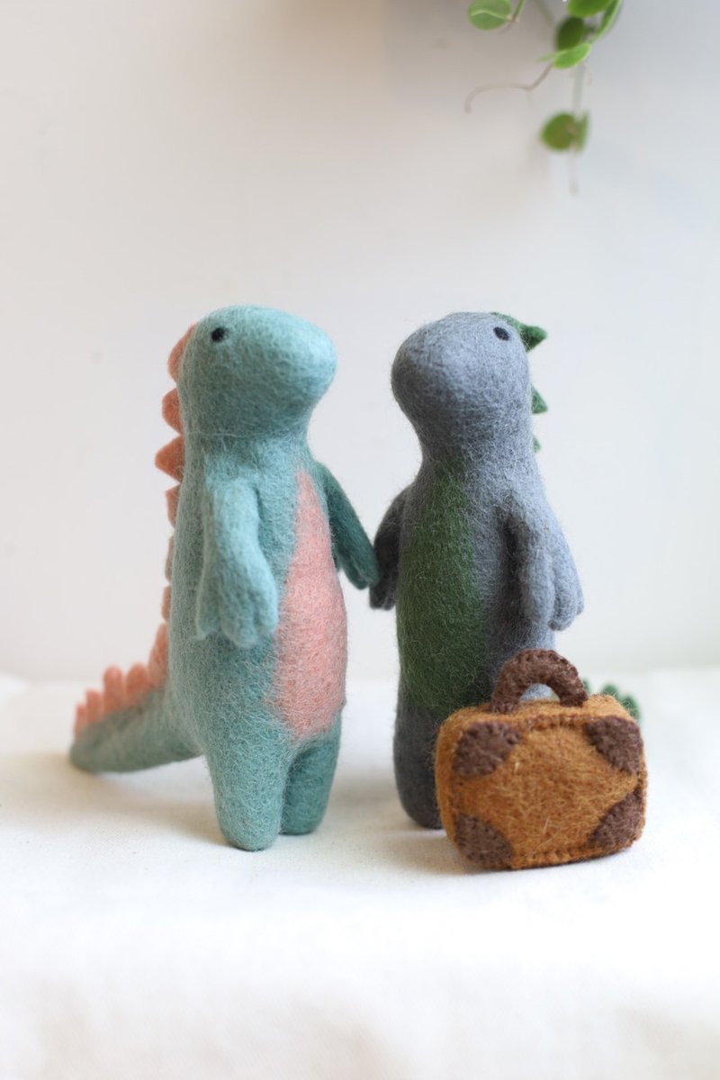 Wool Out of the Sheep Mountain Wool Felt Doll Travel Dinosaur Overseas Valentine's Day - ตุ๊กตา - ขนแกะ หลากหลายสี