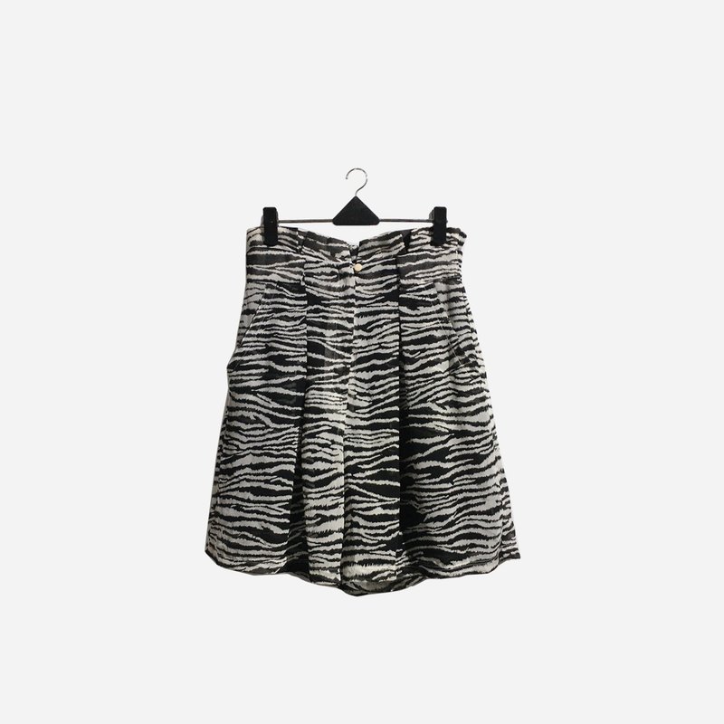 Dislocated vintage / zebra chiffon shorts no.1389 vintage - กางเกงขายาว - เส้นใยสังเคราะห์ สีดำ