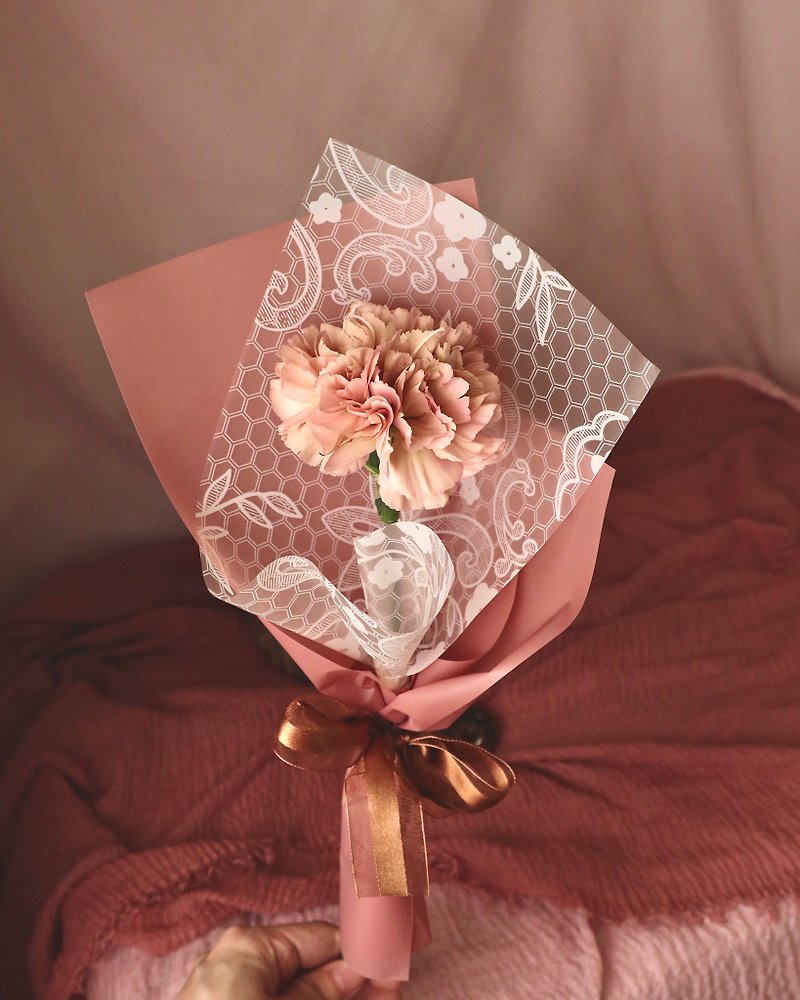 2組限定のこの国で最も美しい母の日のフラワーギフトは、米国から輸入された大きなカーネーションのクラシックなピンクの一重花束です。 - ドライフラワー・ブーケ - 寄せ植え・花 