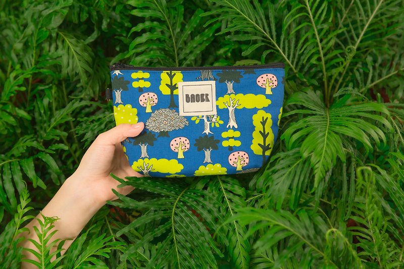 Zipper Universal Bag / Japanese floral cloth limited_summer forest blue - กระเป๋าเครื่องสำอาง - ผ้าฝ้าย/ผ้าลินิน หลากหลายสี