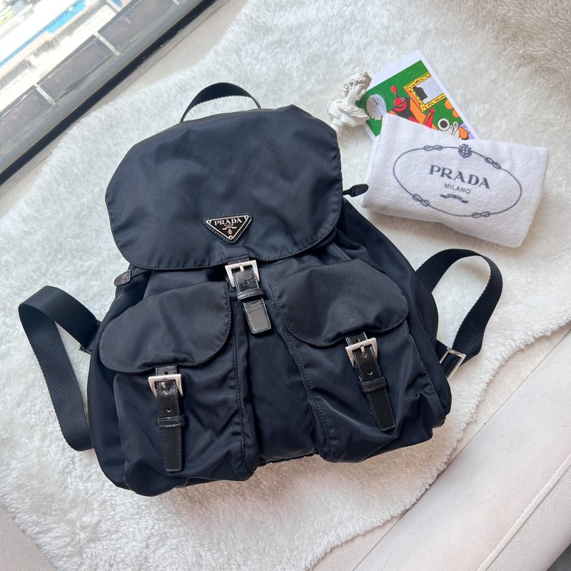 【日本中古】Vintage Prada Re-Nylon 背包 - 黑色 (大號) - 後背包/背包/書包 - 真皮 黑色