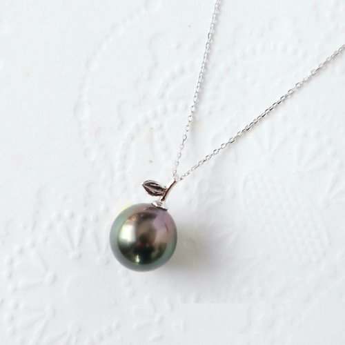 タヒチパール黒真珠とK10WGのペンダント りんごみたいで可愛い シンプルなペンダントです - ショップ FinoLino ネックレス - Pinkoi