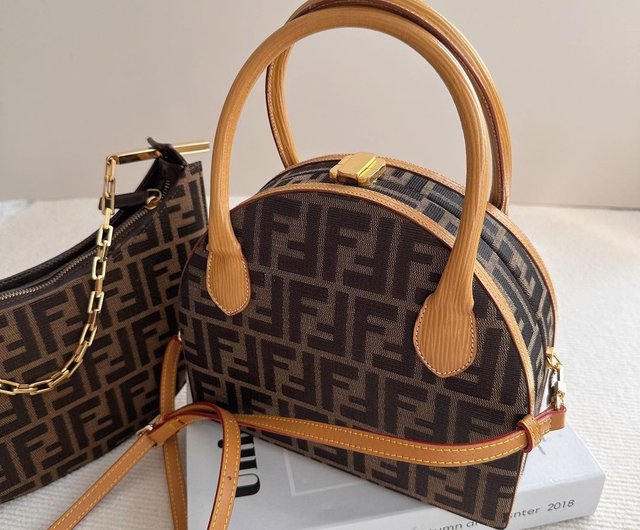 中古 バッグ FENDI フェンディ ハーフムーン 箱 - ショップ Oh My