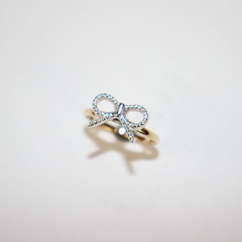 Petit Madam Jewelry 芭蕾風 18K 雙色蝴蝶結戒指 滾珠邊