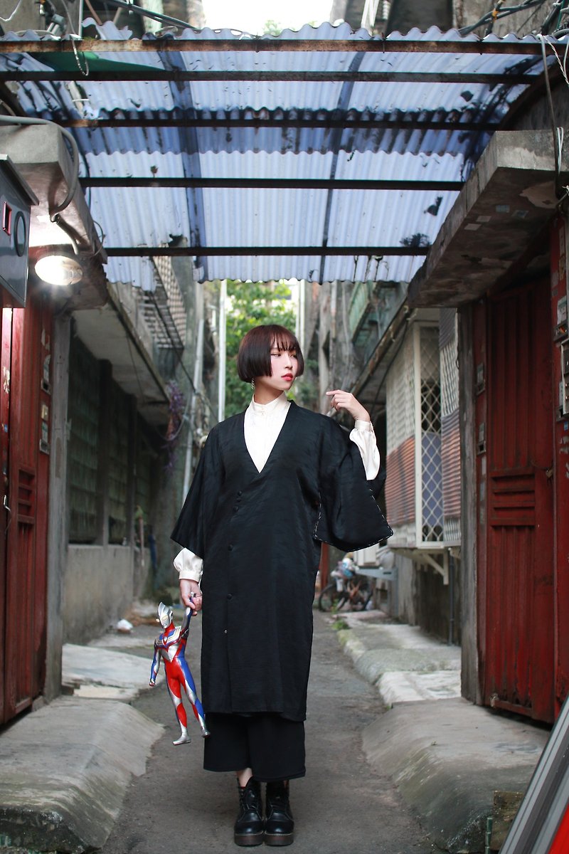 Back to Green 日本帶回 道行 長版v領壓紋/ vintage kimono - 女裝 上衣 - 絲．絹 