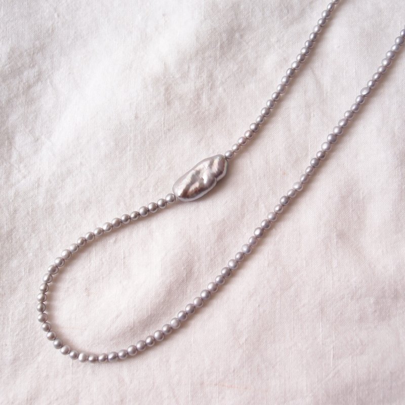 Biwa Pearl Asymmetry Necklace 　ビワパール アシンメトリーネックレス・Gray - 項鍊 - 珍珠 灰色