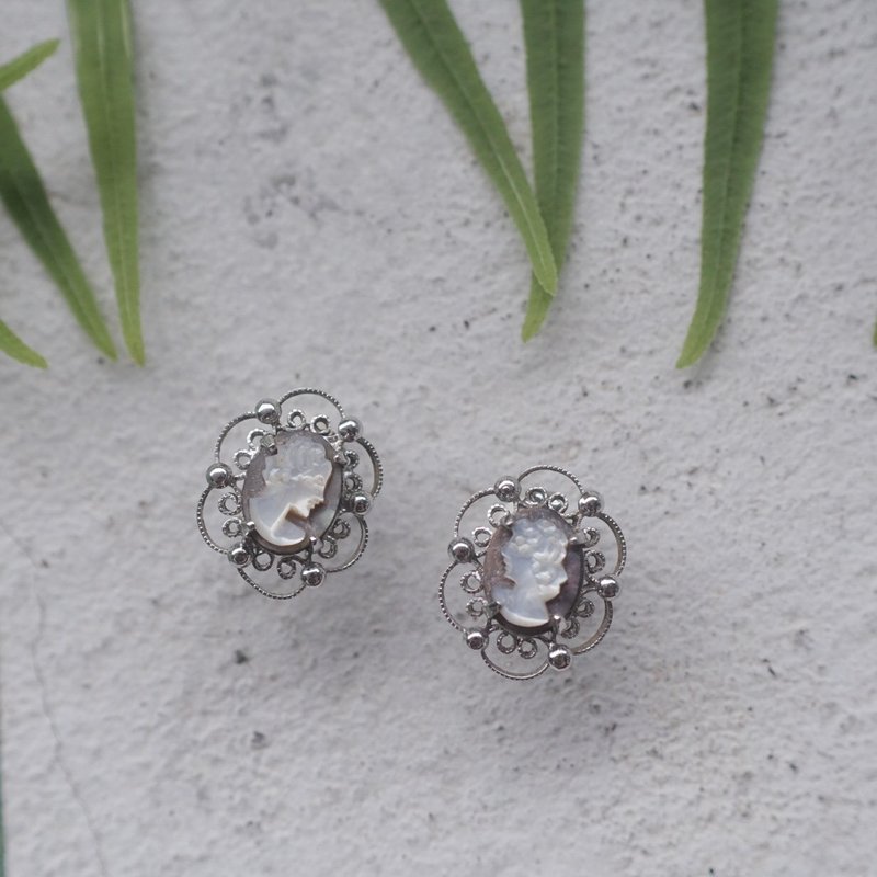 1950's Sorrento silver grey sterling silver shell embossed pin earrings. - Earrings & Clip-ons - Sterling Silver Silver