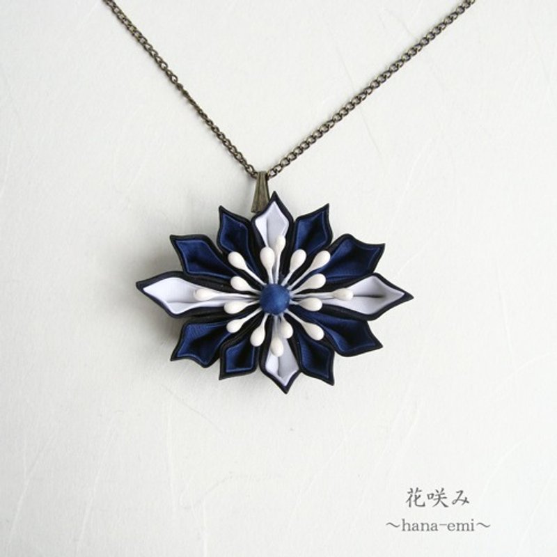 Cross Design Pendant,Blue×White,Tsumami-zaiku - Necklaces - Cotton & Hemp Blue