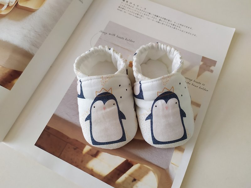 [Shipping within 5 days] Penguin Moon Gift Baby Shoes Baby Shoes Toddler Shoes Room Shoes - ของขวัญวันครบรอบ - วัสดุอื่นๆ หลากหลายสี