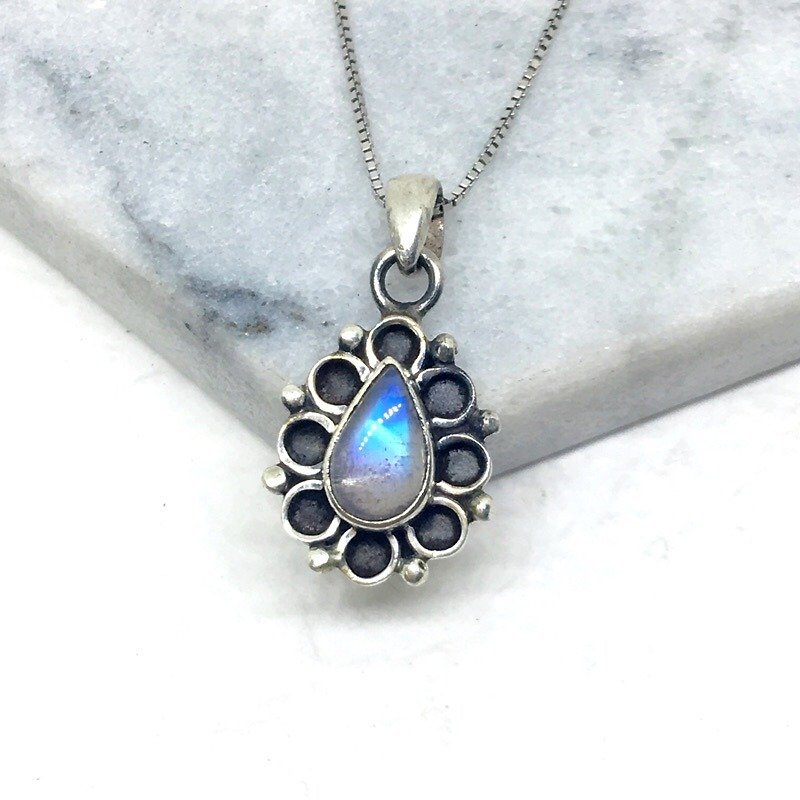 Moonlight stone 925 sterling silver flower necklace Nepal handmade mosaic production - Necklaces - Gemstone Blue
