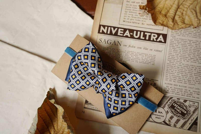 Antique tie remade handmade bow tie-indigo square-two-color style-Valentine's Day gift - หูกระต่าย/ผ้าพันคอผู้ชาย - ผ้าไหม สีน้ำเงิน