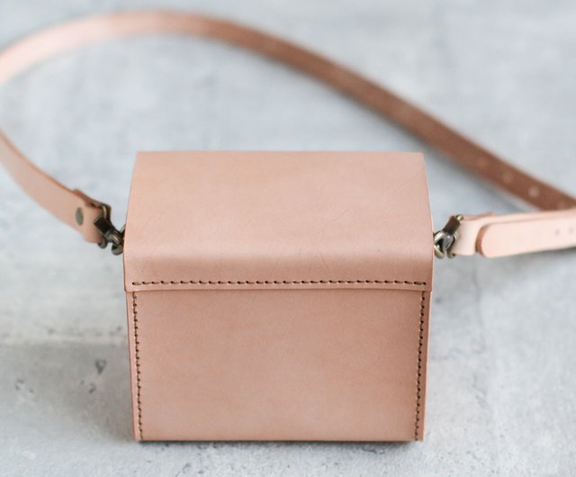 Classy Hand Stitched Tan caramel Leather Camera Case - Shop The Earthy  Handmade Camera Bags & Camera Cases - Pinkoi