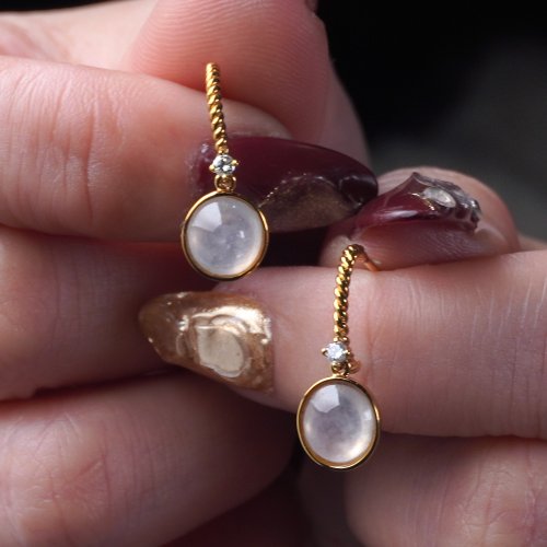 瓔珞珠寶盒 E.L.Jewelry Box 放光玻璃種翡翠蛋面耳環 18K金鑽石鑲嵌 |天然緬甸玉A貨翡翠|送禮