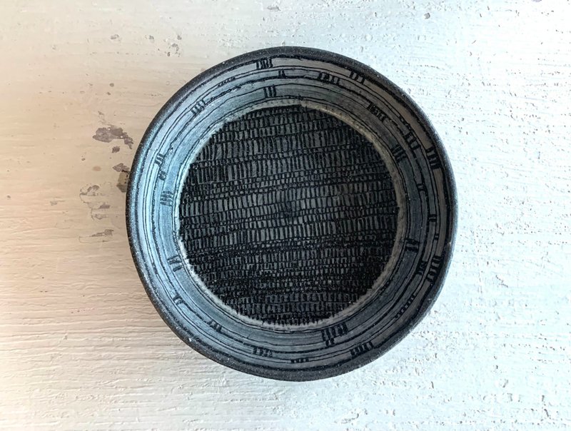 Yukage woven pattern pottery plate_pottery plate - Plates & Trays - Pottery Black