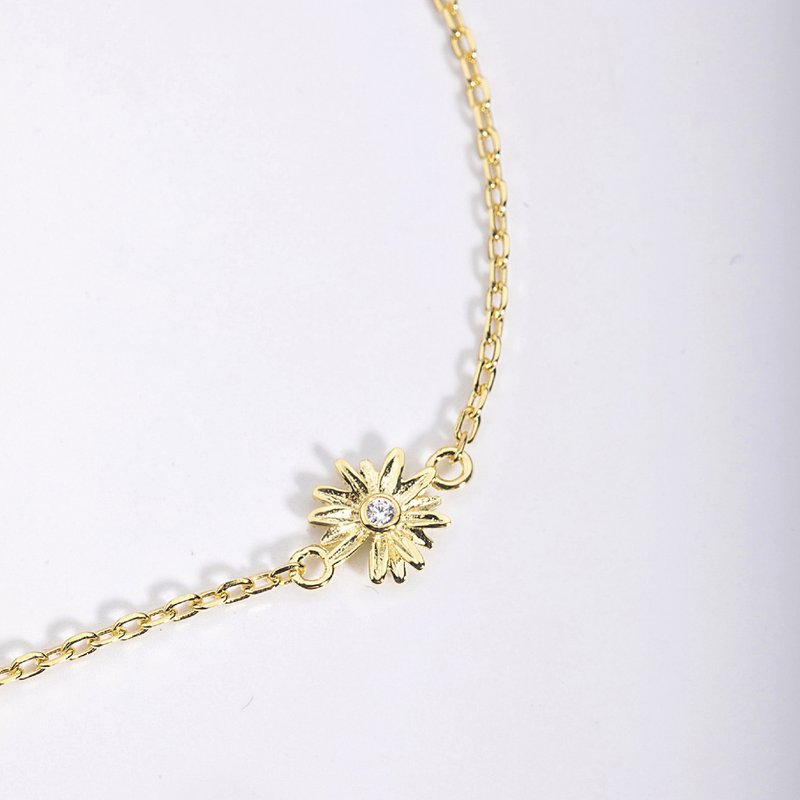 FREYA solitaire daisy bracelet - สร้อยข้อมือ - เครื่องประดับ 