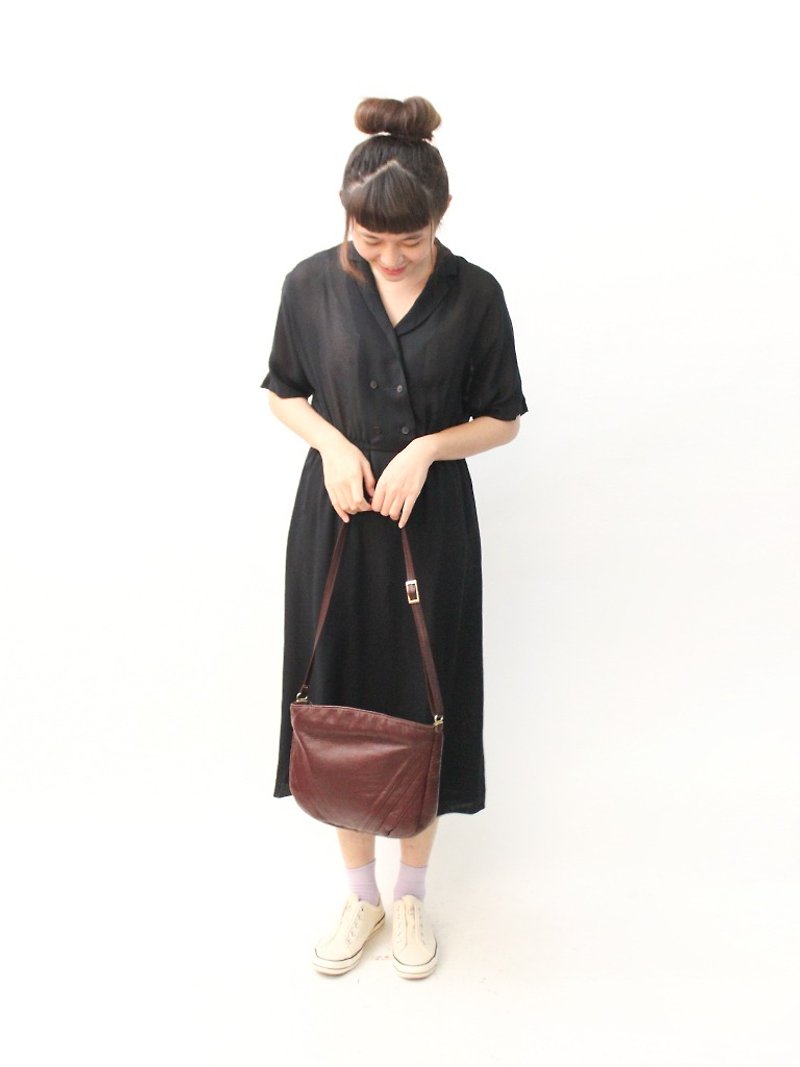 Japanese retro simple black short-sleeved shoulder vintage dress Japanese Vintage Dress - ชุดเดรส - เส้นใยสังเคราะห์ สีดำ