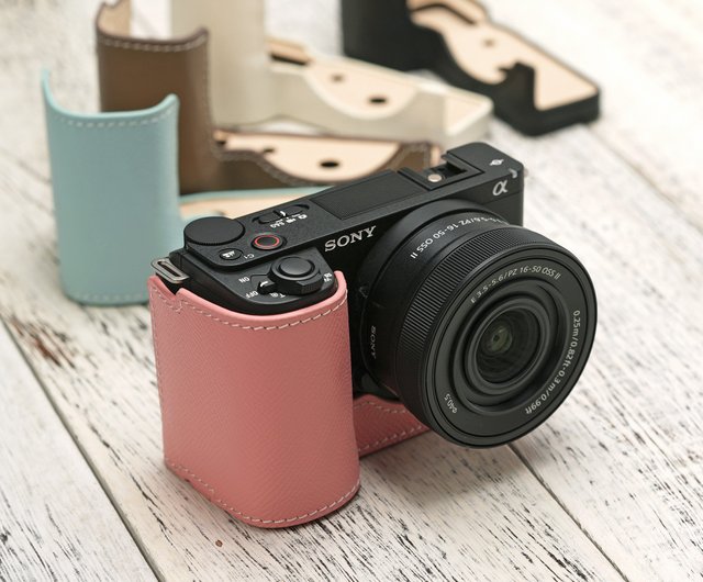 Sony zv-e10 ほぼ未使用バッテリー2つ純正グリップ専用ケース　SD付 対応機種：SONY ZV-E10 II ハンドグリップパターンレザーカメラ