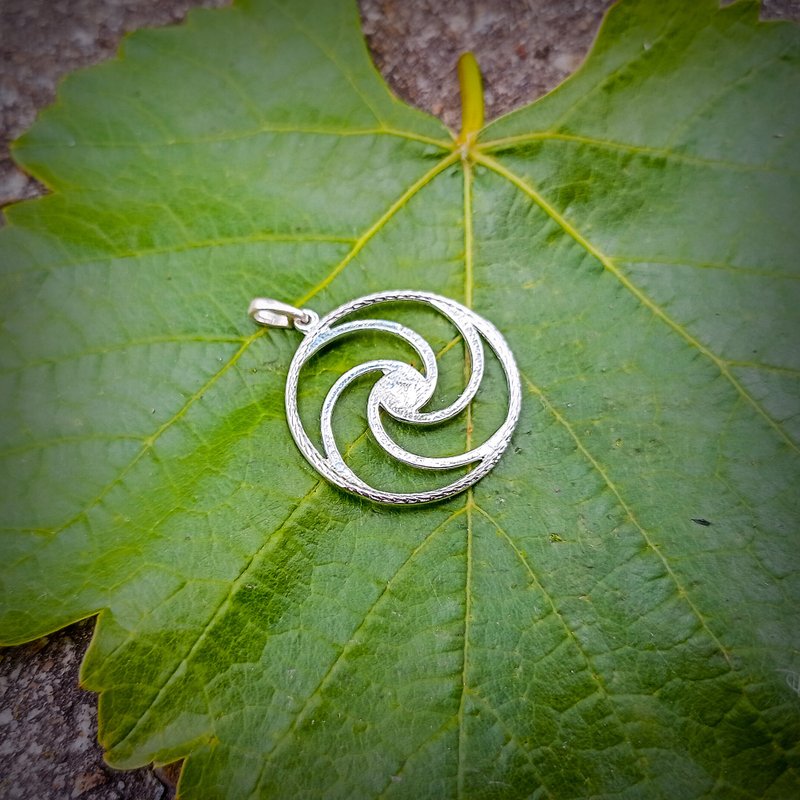 Spiral silver necklace pendant,spiral silver jewellery,spiral in a circle - สร้อยคอ - เงินแท้ สีเงิน