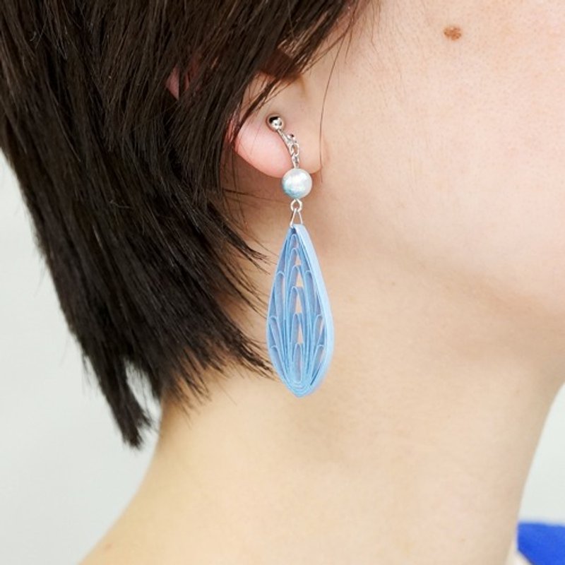 Dangle Drop Earrings / Long Earrings / Light weight Paper Jewelry - ต่างหู - กระดาษ สีน้ำเงิน