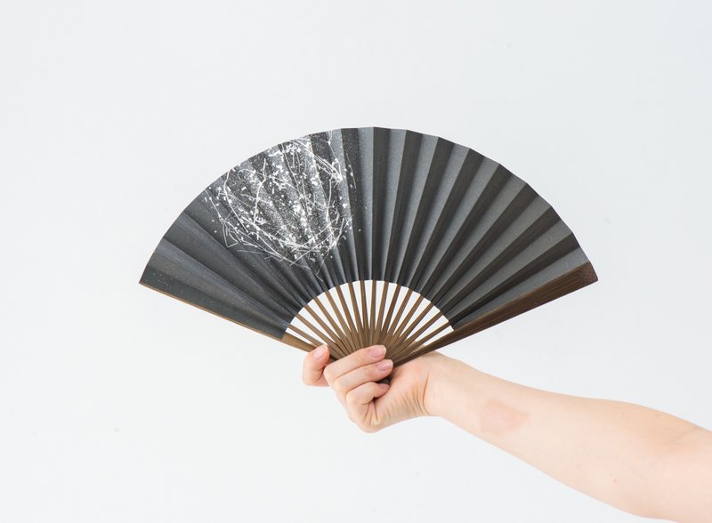 Japanese Folding Fan with Silver Leaf  Hakuzu  karaki - อื่นๆ - กระดาษ สีดำ