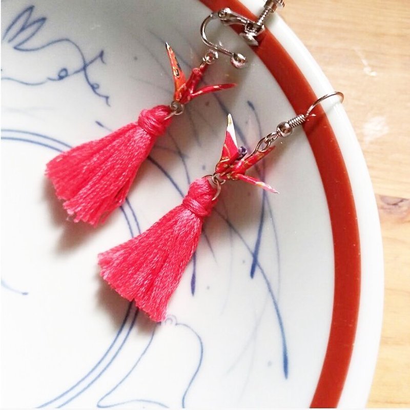 Crane Tassel Earrings (or Ear Clips)_Wedding - ต่างหู - กระดาษ สีแดง