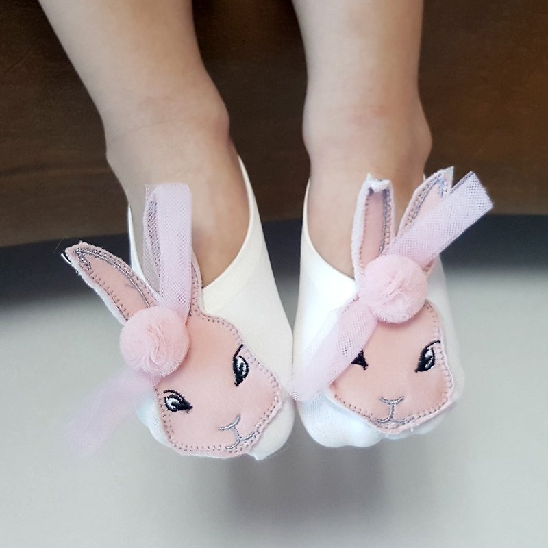Baby Gift Newborn Baby Girl and boy cool Socks with rabbit - ถุงเท้าเด็ก - ผ้าฝ้าย/ผ้าลินิน ขาว