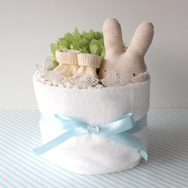 Diaper cake No.5 For girls and boys With toys & socks made in Japan Imabari - Baby Gift Sets - Cotton & Hemp White