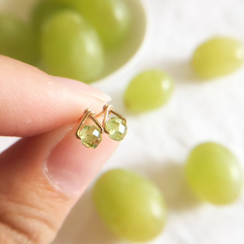 [Mini] water droplets Stone 14kgf small bag of gold earrings - Earrings & Clip-ons - Semi-Precious Stones Green
