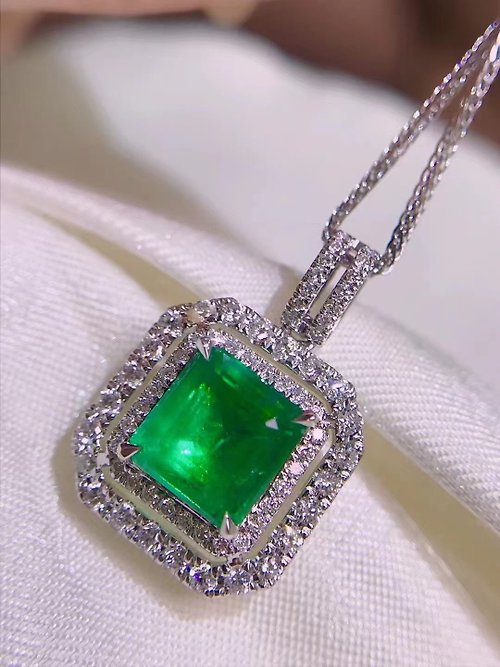 台北奧斯珠寶｜客製莫桑石、莫桑鑽、GIA鑽石、彩色寶石 奧斯珠寶 祖母綠吊墜1.7克拉