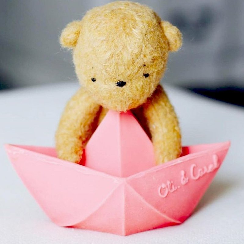 Spain Oli & Carol – Origami Boat - Pink – Natural Rubber Stud/Bath Toy - ของเล่นเด็ก - ยาง สึชมพู