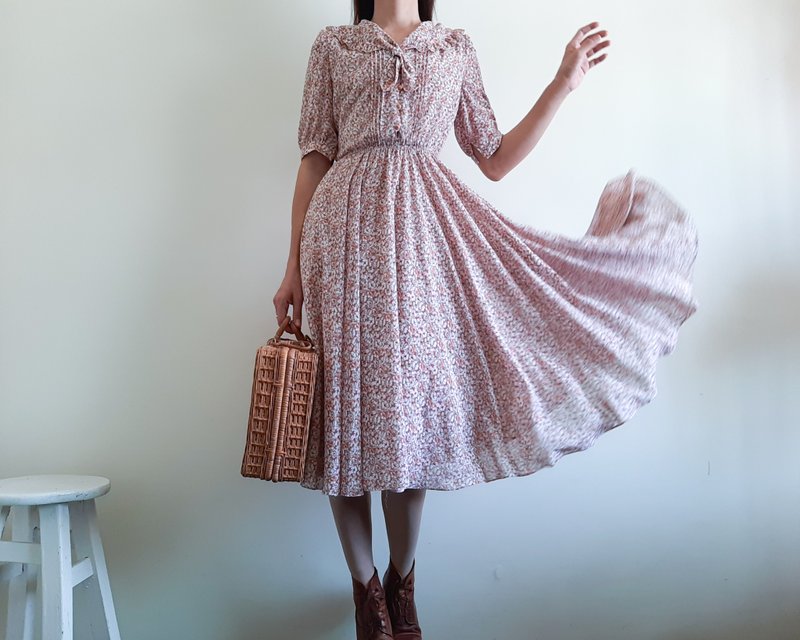 Vintage cottagecore floral dress Circle skirt pink dress Floral print dress - ชุดเดรส - เส้นใยสังเคราะห์ สึชมพู