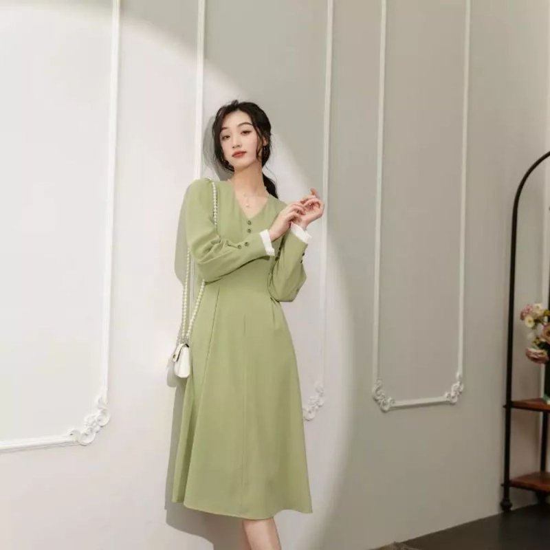 アンネ陳フレンチウエストを収めた痩せた純色のデザイン感がおしゃれな雰囲気Vネックのぶつかり色のパッチワークスリーブワンピース - ワンピース - ポリエステル 