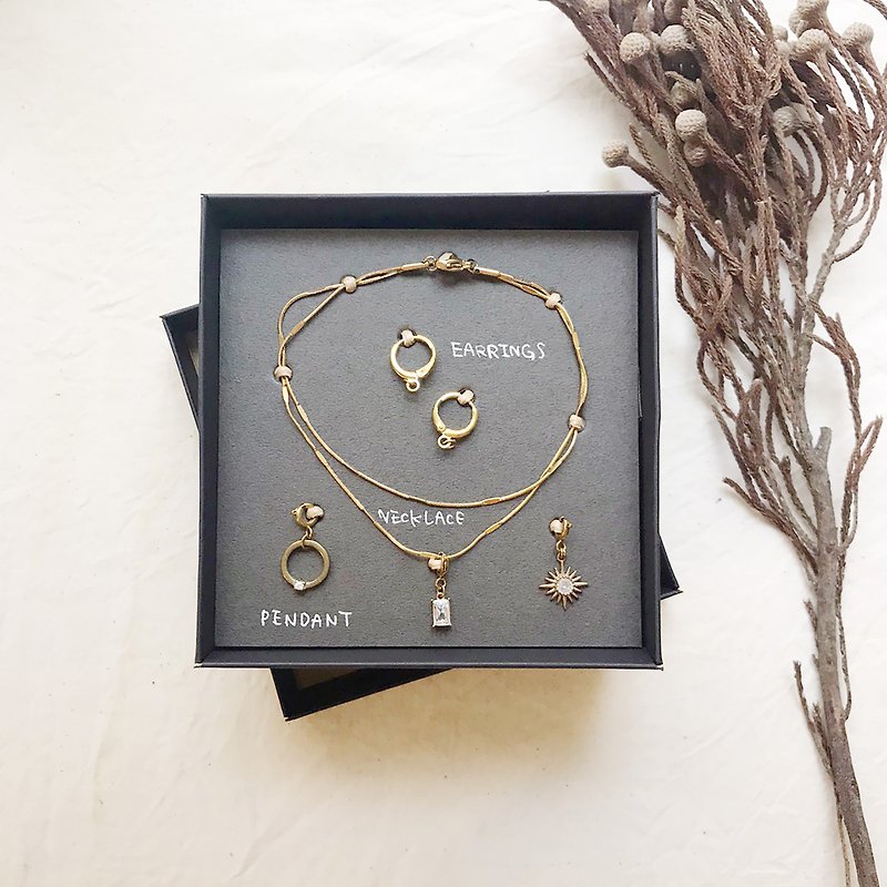 Bronze Jewelry Set_Sun, Moon and Stars_Ear Needle - สร้อยคอ - ทองแดงทองเหลือง สีทอง