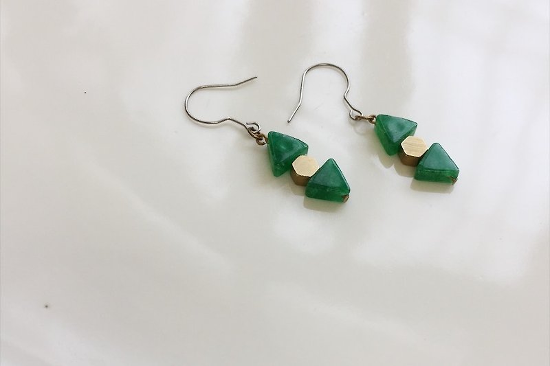 GREEN 天然石黃銅造型耳環 - 耳環/耳夾 - 寶石 綠色