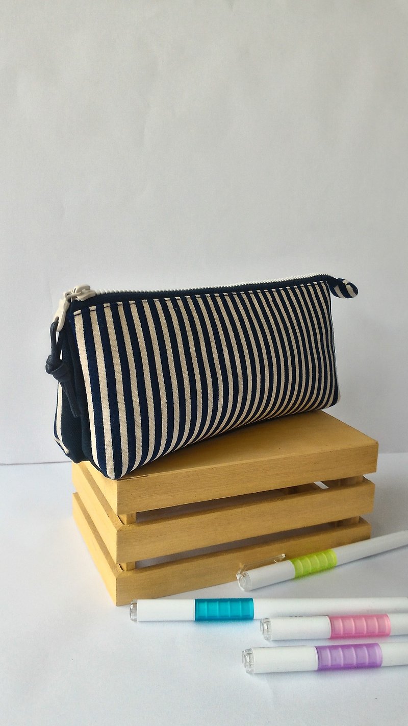 Blue and white three pencils graduation day exchange gift - Pencil Cases - Cotton & Hemp Blue